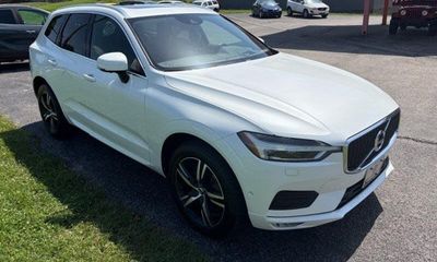 2018 Volvo XC60 Momentum