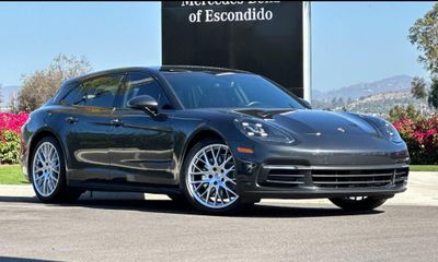 2018 Porsche Panamera 4 Sport Turismo