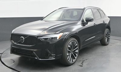 2026 Volvo XC60 Ultra Dark