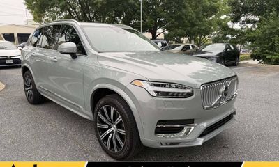 2025 Volvo XC90 Plus Bright