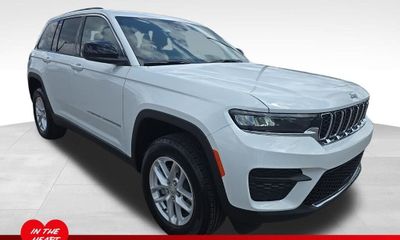 2026 Jeep Grand Cherokee Base Laredo