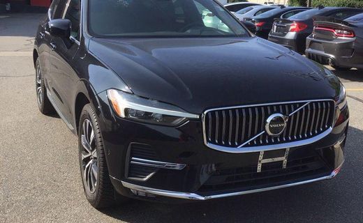 2023 Volvo XC60 Plus Bright