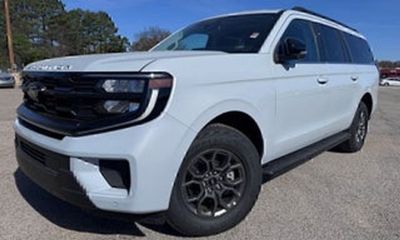 2027 Ford Expedition Active