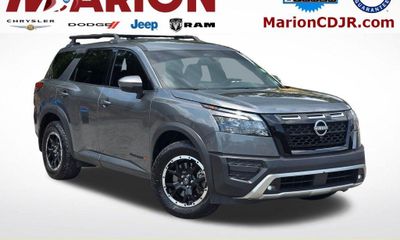 2024 Nissan Pathfinder SV