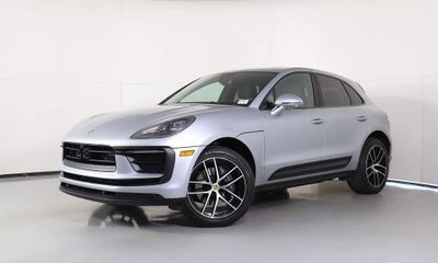 2025 Porsche Macan