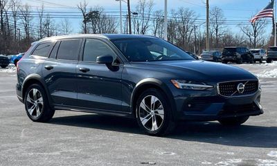 2024 Volvo V60CC Plus