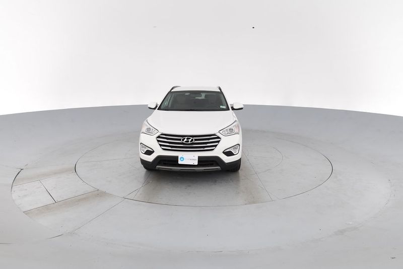 2014 Hyundai Santa Fe — a typically priced live listing