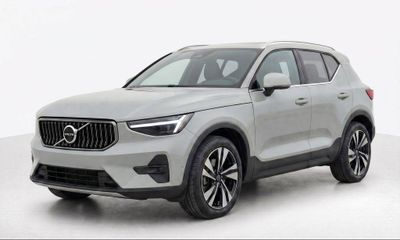 2024 Volvo XC40 Plus Bright