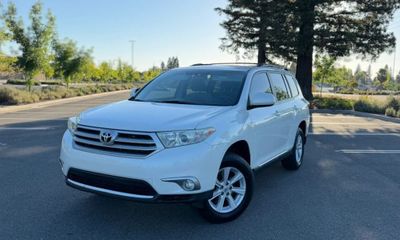 2013 Toyota Highlander Base