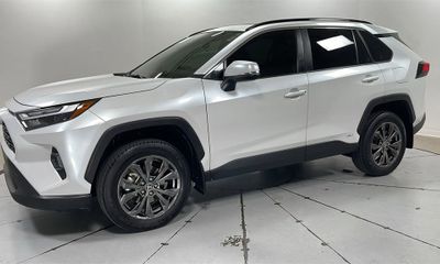 2024 Toyota RAV4 XLE Premium