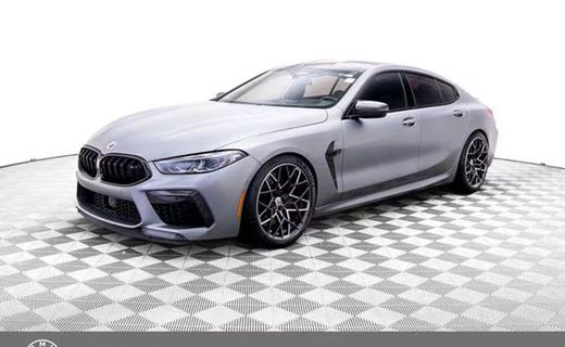 2023 BMW M8