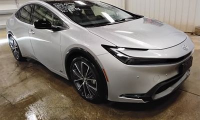 2024 Toyota Prius XLE
