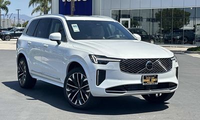 2026 Volvo XC90 Plus Bright