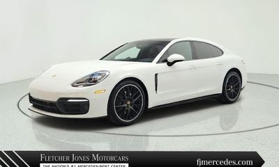 2023 Porsche Panamera 4 Platinum