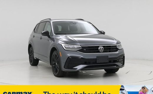 2022 Volkswagen Tiguan SE Black