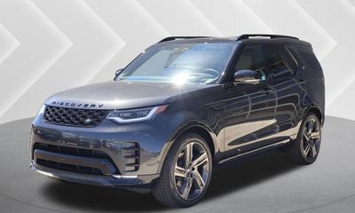 2026 Land Rover Discovery P360 Dynamic SE