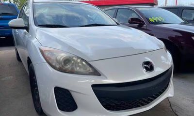 2013 Mazda MAZDA3 SV Base