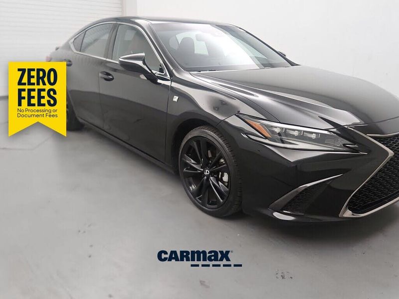 2022 Lexus ES — a typically priced live listing