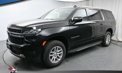 2024 Chevrolet Suburban LS