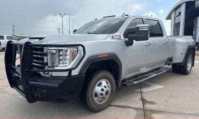 2022 GMC Sierra HD SLT