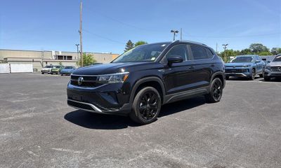 2023 Volkswagen Taos 4Motion SE W