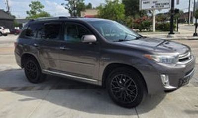 2010 Toyota Highlander Medium