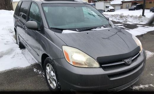 2005 Toyota Sienna XLE