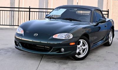 2002 Mazda MX-5 Miata Sport Convertible