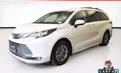 2024 Toyota Sienna XLE