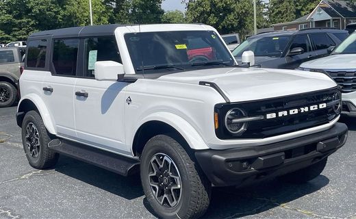 2026 Ford Bronco Outer Banks