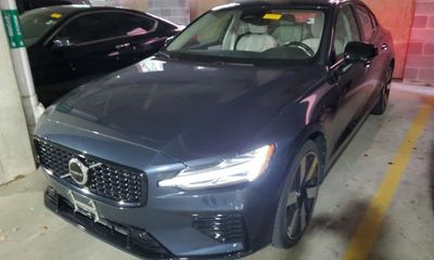 2024 Volvo S60 Recharge T8 Plus