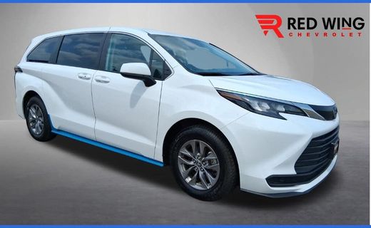 2024 Toyota Sienna LE