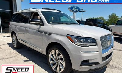 2024 Lincoln Navigator Premiere