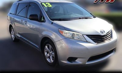 2013 Toyota Sienna LE