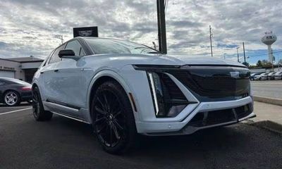 2026 Cadillac Lyriq V Premium
