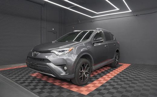 2018 Toyota RAV4 SE