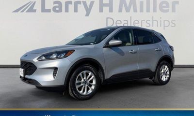 2020 Ford Escape SE