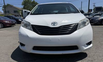 2011 Toyota Sienna 7 Passenger V6