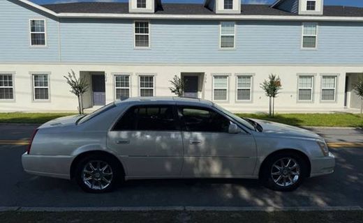 2011 Cadillac DTS Luxury