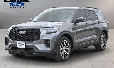 2025 Ford Explorer ST Line