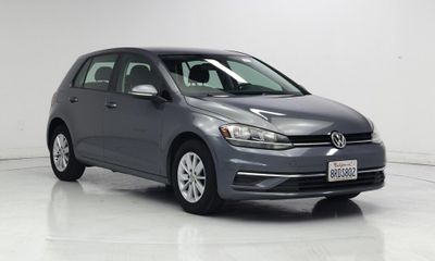 2019 Volkswagen Golf S SE