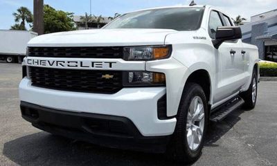2020 Chevrolet Silverado Custom
