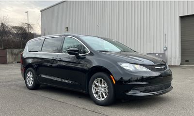 2026 Chrysler Voyager LX