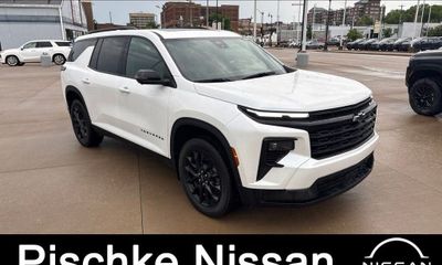 2024 Chevrolet Traverse LT