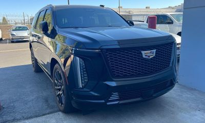 2025 Cadillac Escalade PKG