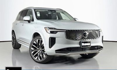 2026 Volvo XC90 Plus Bright