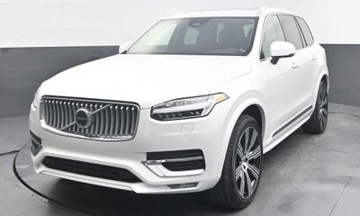 2024 Volvo XC90 Plus Bright