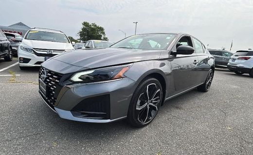 2025 Nissan Altima SR