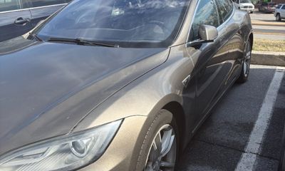 2015 Tesla Model S 85d