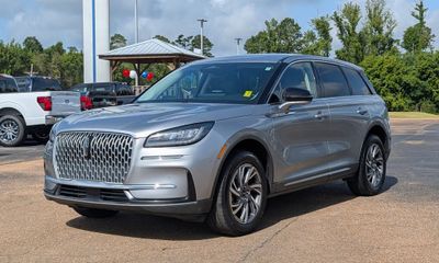 2023 Lincoln Corsair Standard